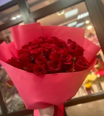 Букет из 25 красных роз — миниатюра 1