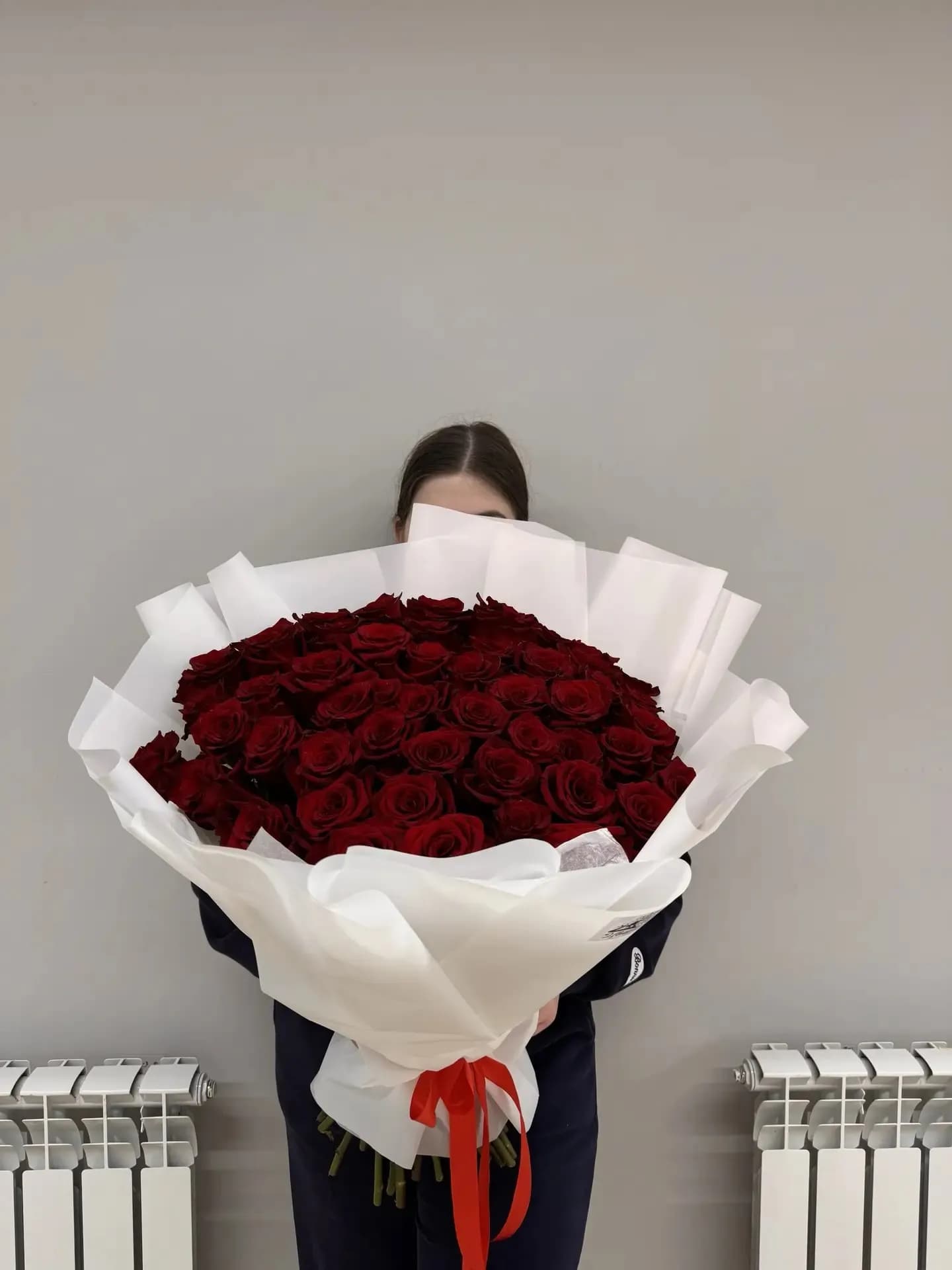 51 красная роза — с доставкой